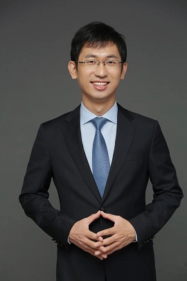 秦毅.jpg 秦毅.jpg